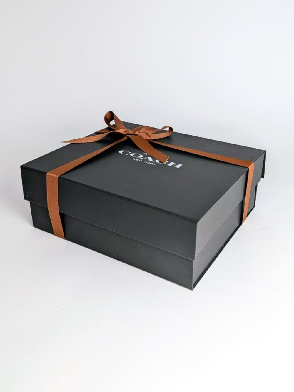 Authentic Coach Gift Box Set with Brown Ribbon & Sticker - Picture 4 of 6